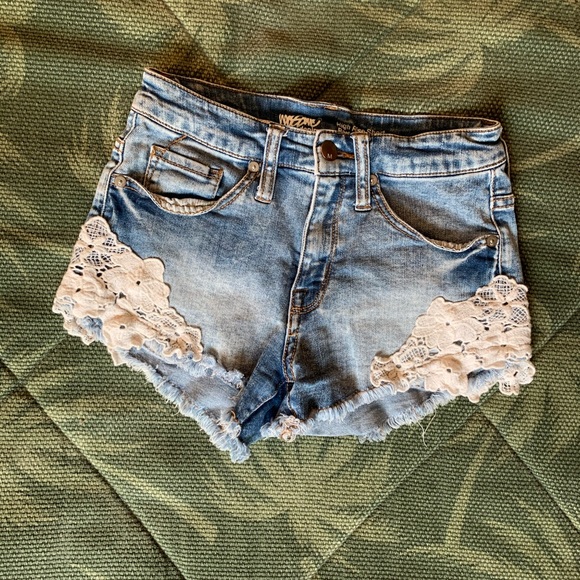 Mossimo Supply Co. Pants - Lace denim shorts size 00